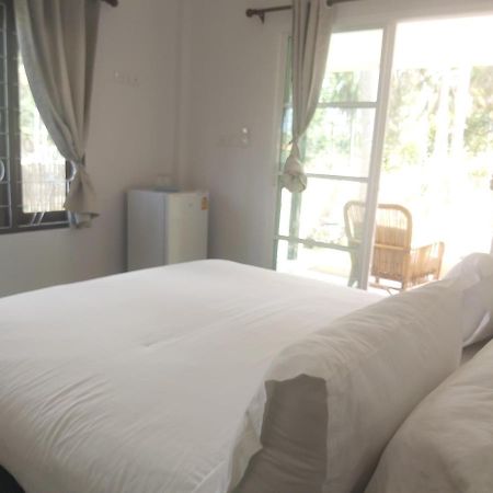 Nice Home Stay At Samroiyod Baanphakrimlay エクステリア 写真